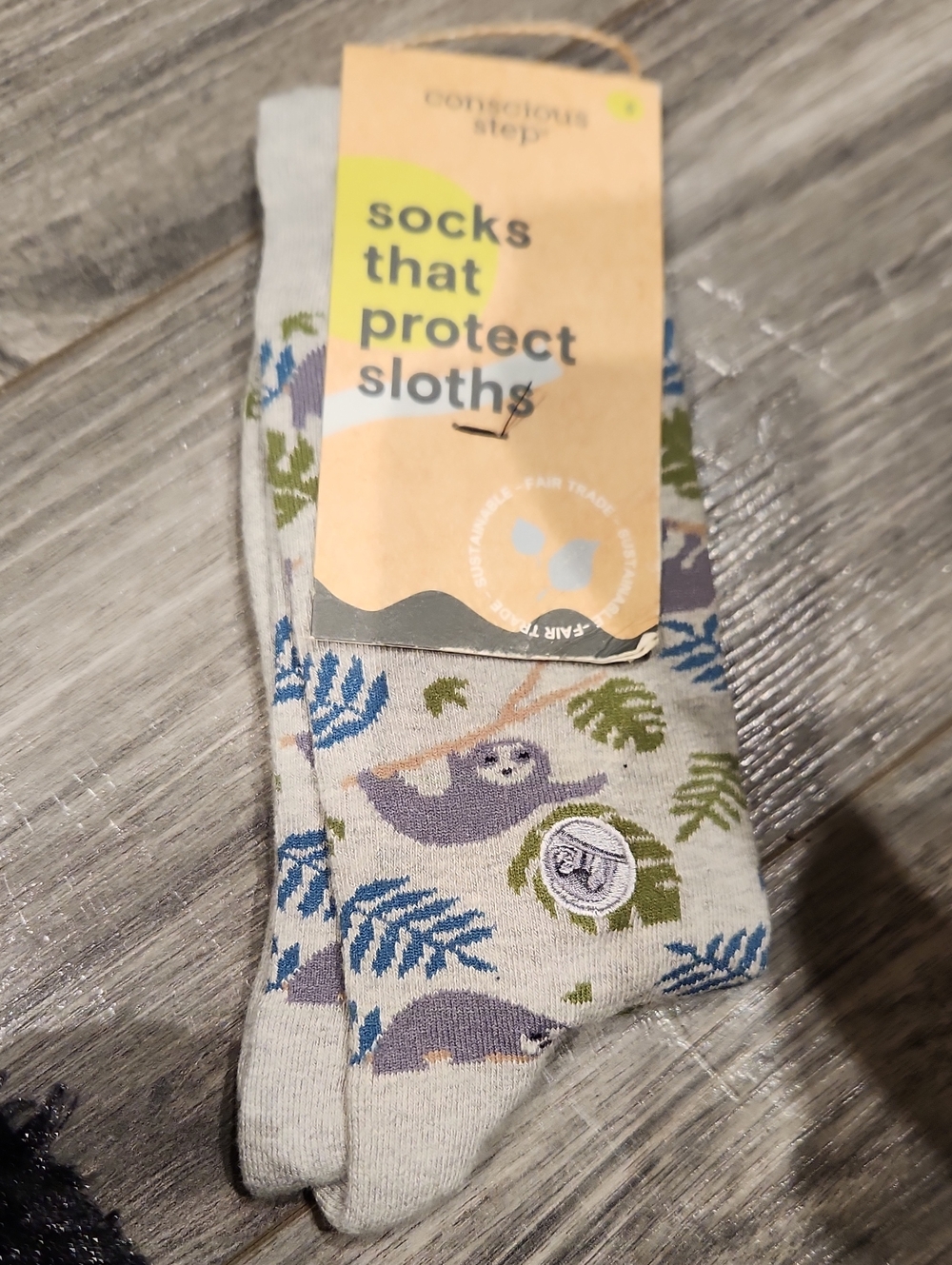 NWT Conscious Step ’s Sloth Print Crew Socks - Light Gray Sz S